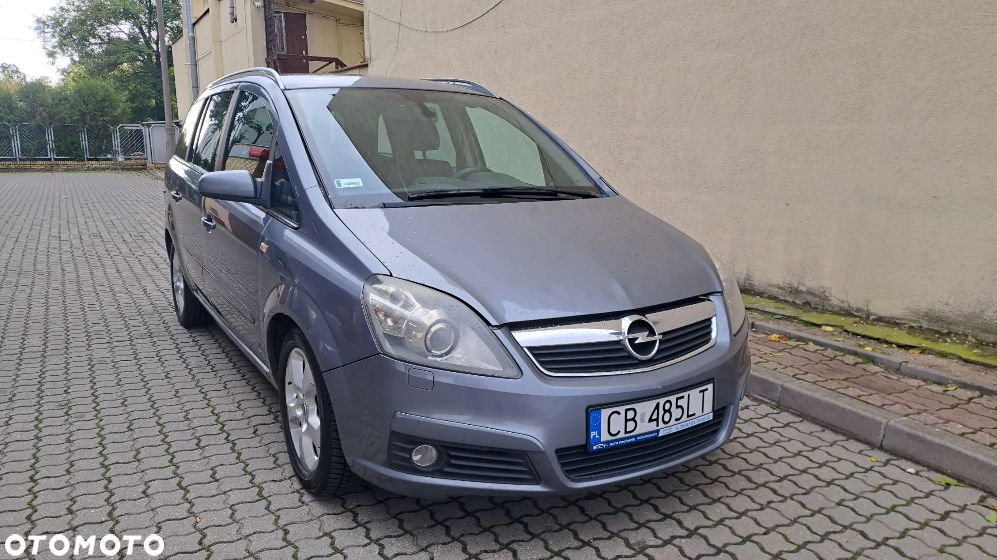 Opel Zafira - 1