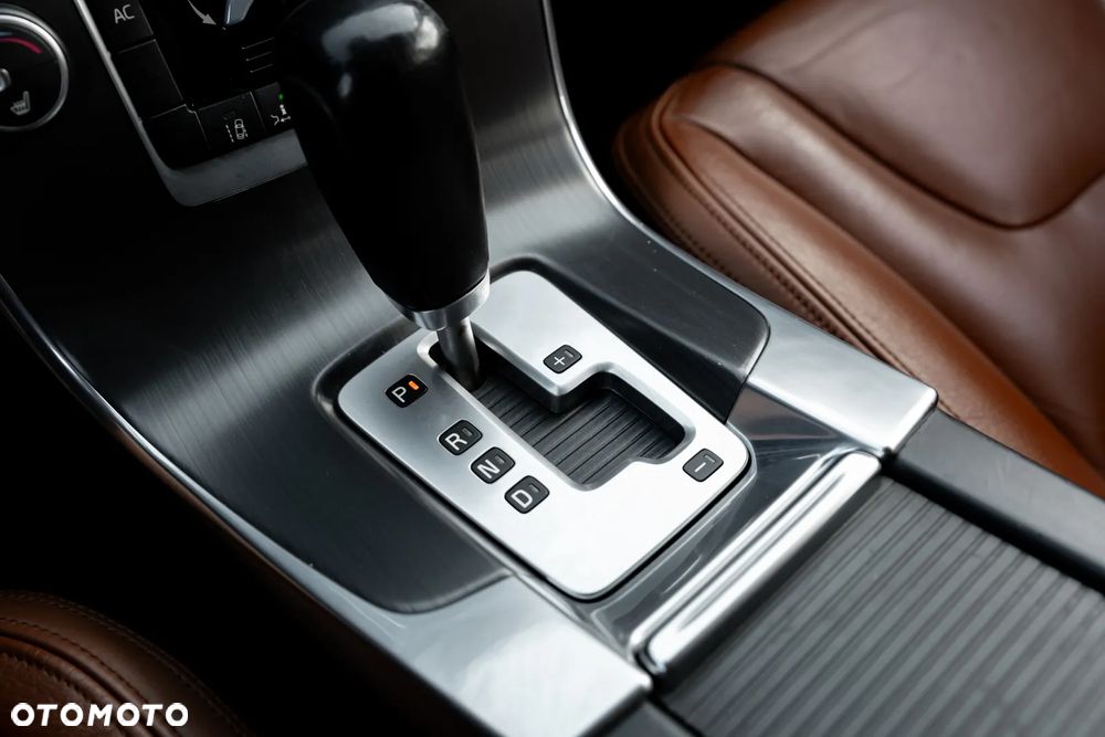 Volvo V60 D3 Geartronic Momentum - 33