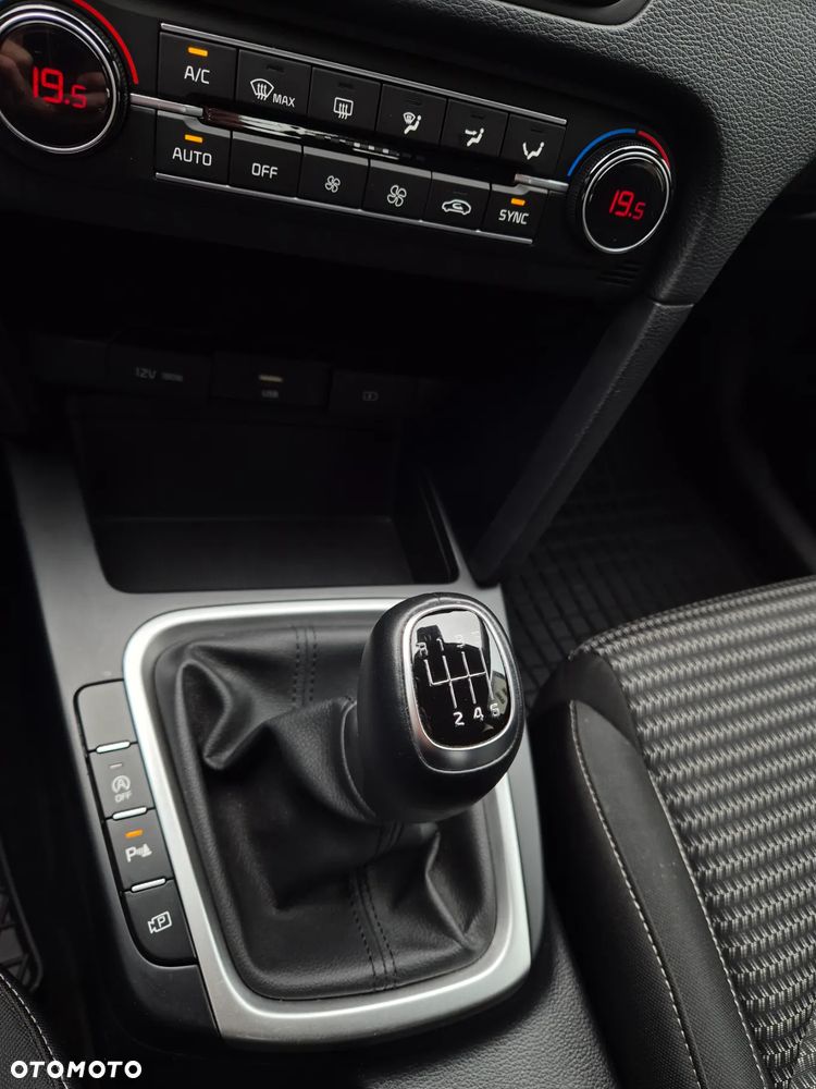 Kia Ceed 1.5 T-GDI M - 14