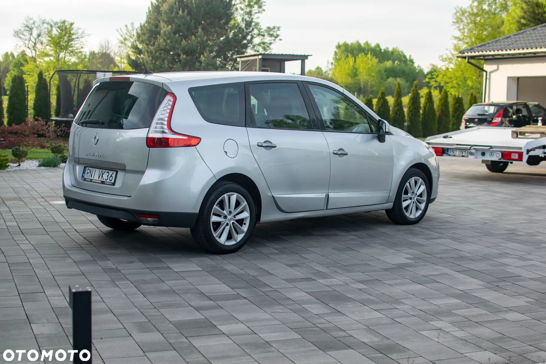 Renault Grand Scenic - 16