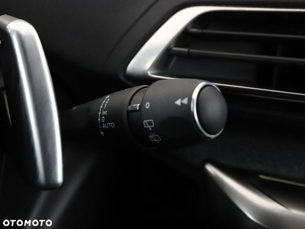 Peugeot 3008 1.6 PureTech GPF Allure S&S EAT8 - 33