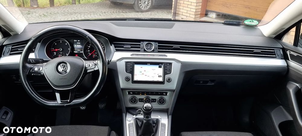 Volkswagen Passat - 10