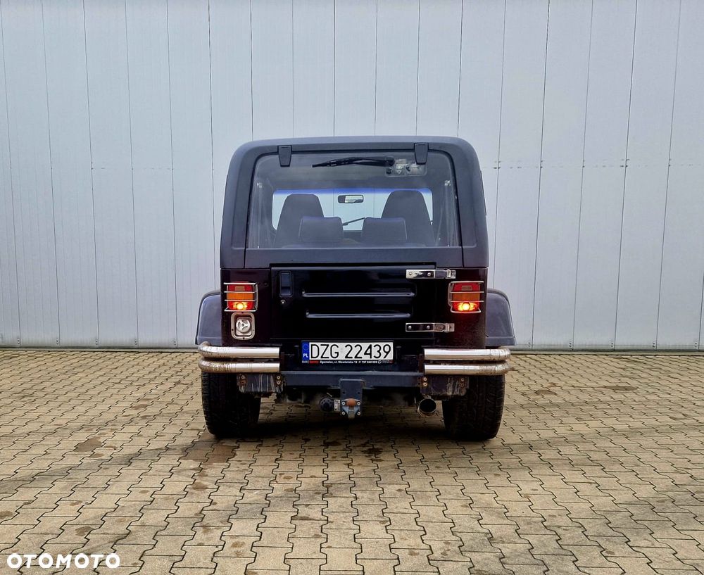 Jeep Wrangler - 8