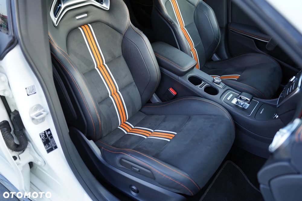 Mercedes-Benz CLA 45 AMG 4-Matic - 27