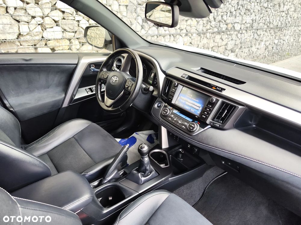 Toyota RAV4 2.0 D-4D Prestige 4x2 - 23