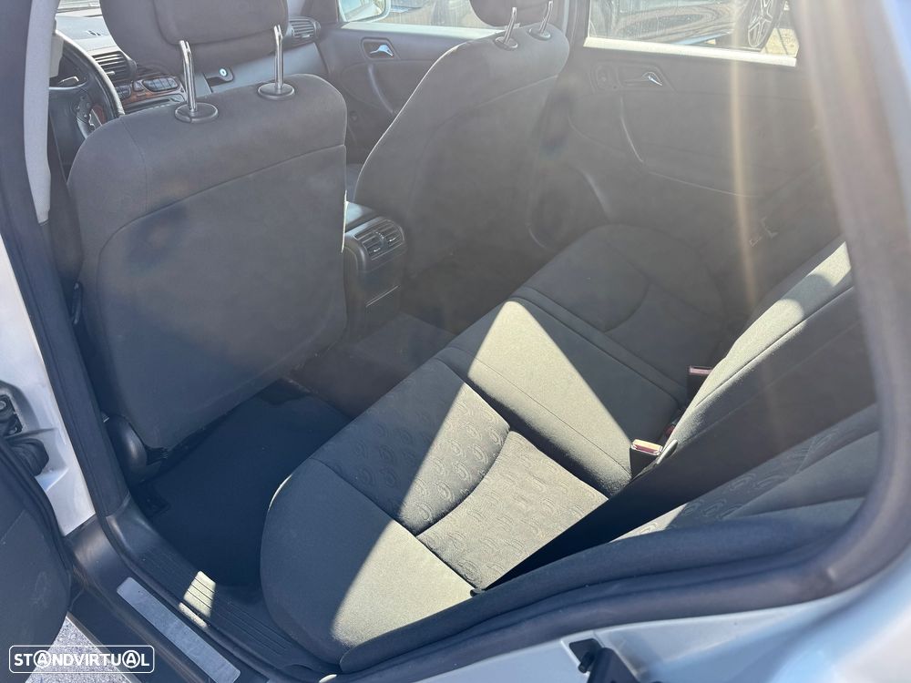 Mercedes-Benz C 220 - 10