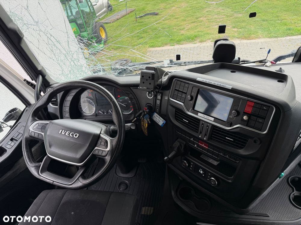 Iveco S-WAY 490 Magirus - 14