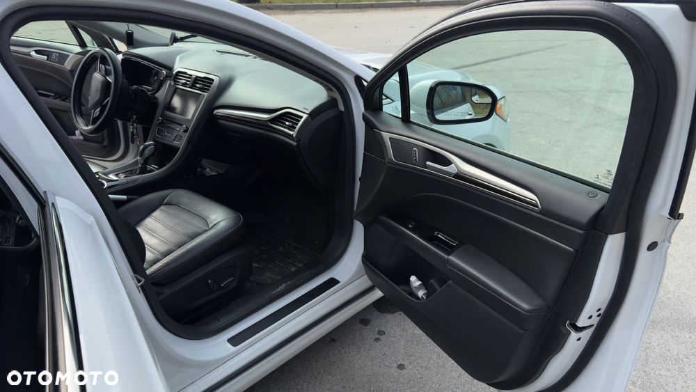 Ford Fusion - 19
