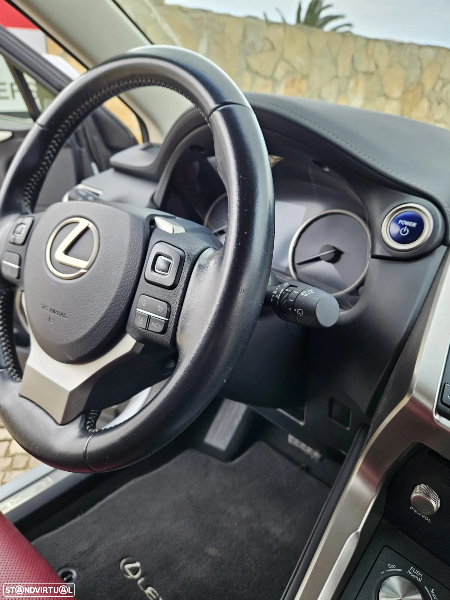 Lexus NX 300h Executive+ - 12