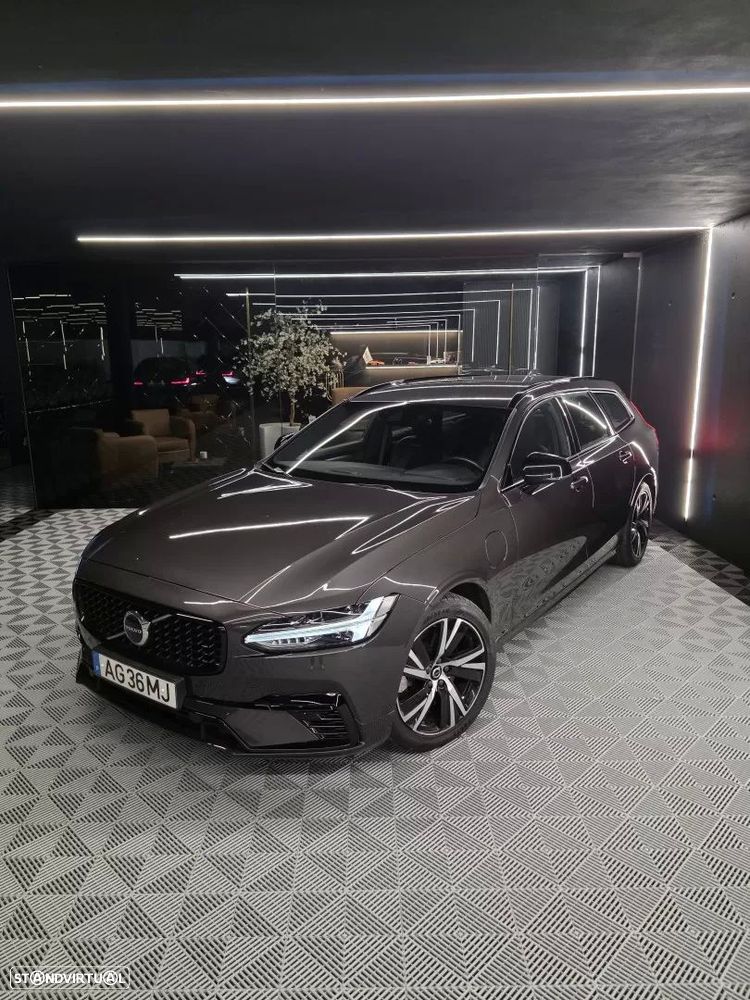 Volvo V90 2.0 T6 PHEV R-Design AWD — fotografia 2