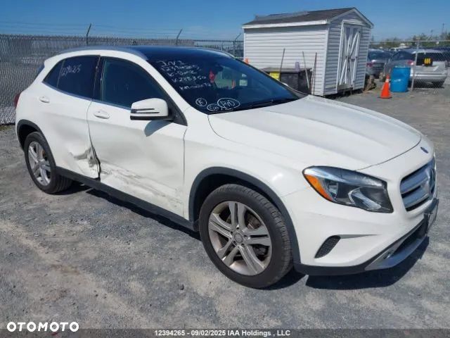 Mercedes-Benz GLA 250 4Matic 7G-DCT - 2