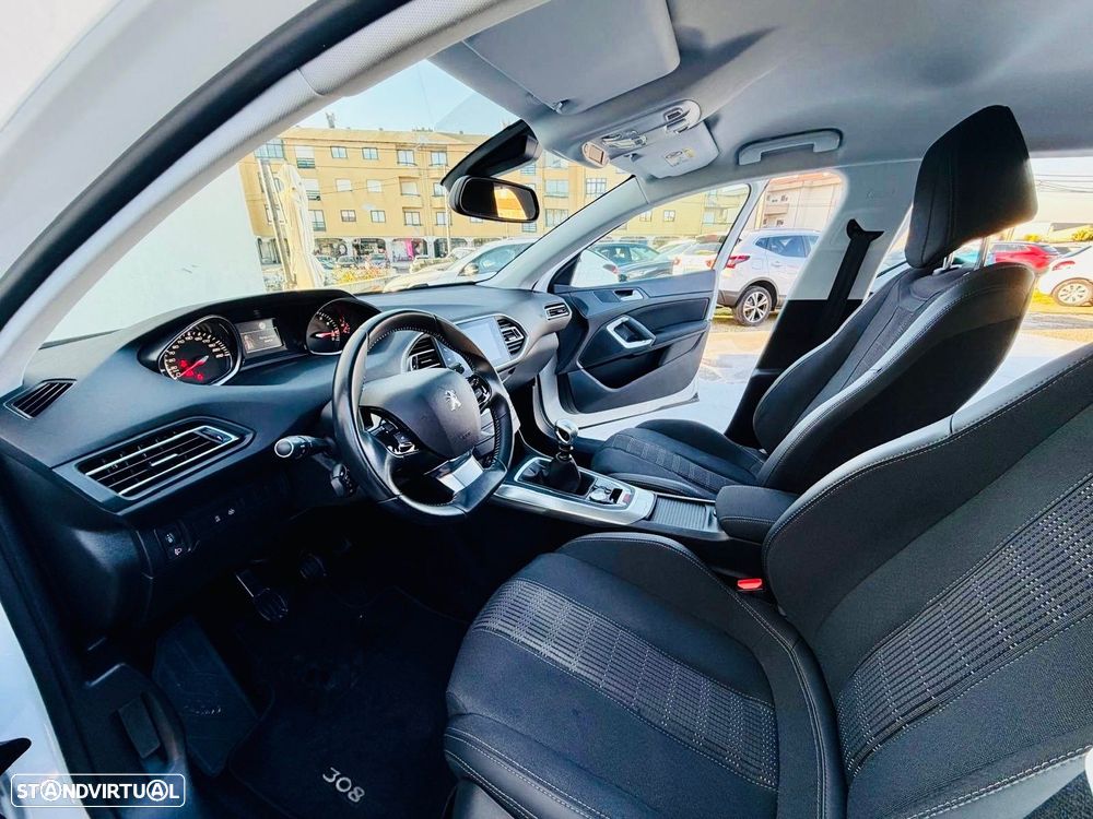 Peugeot 308 1.2 PureTech Active - 12