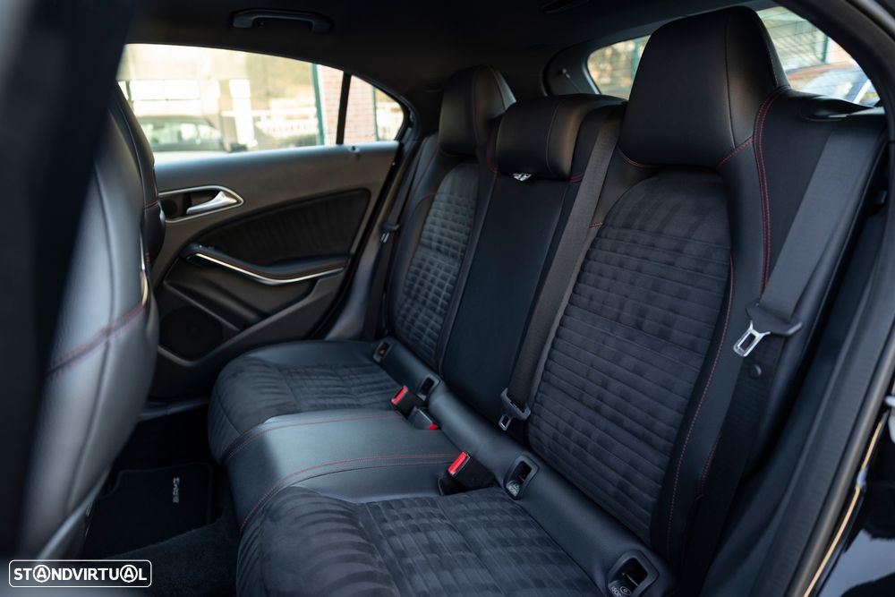 Mercedes-Benz A 180 d AMG Line - 21