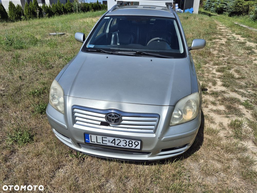 Toyota Avensis - 2