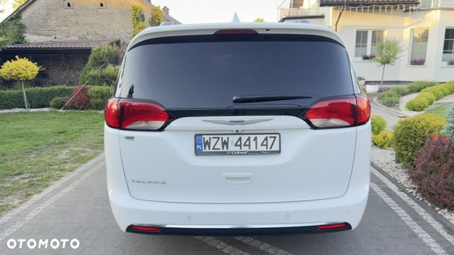Chrysler Pacifica - 13