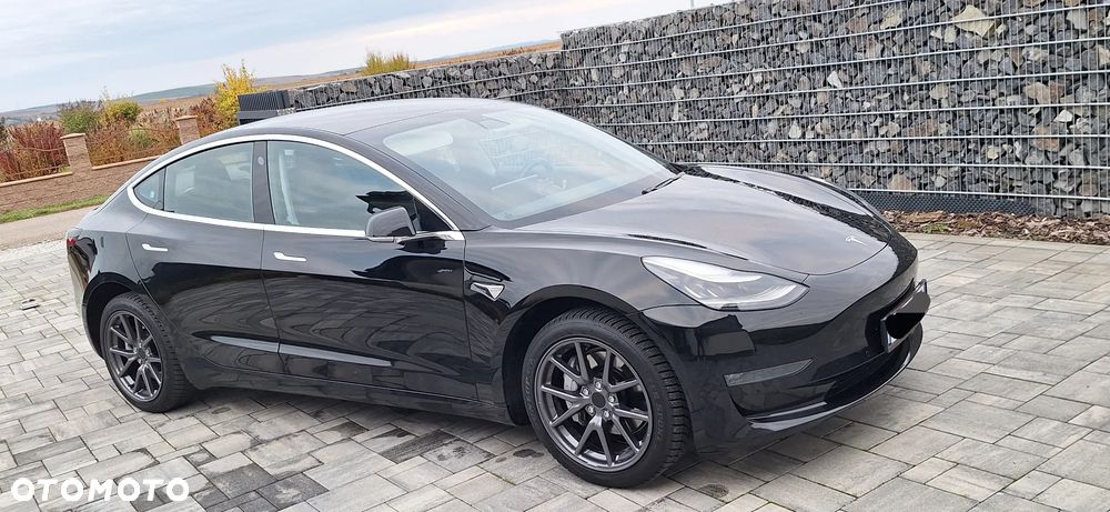 Tesla Model 3 Standard Range Plus - 30