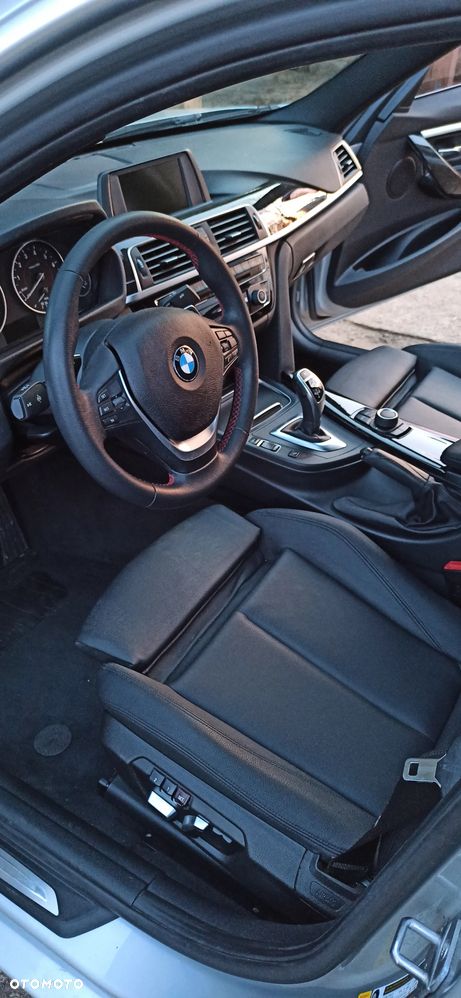 BMW Seria 3 330i Sport Line - 6