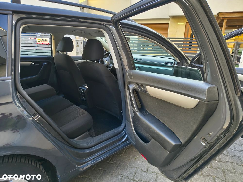 Volkswagen Passat 2.0 TDI Trendline - 11