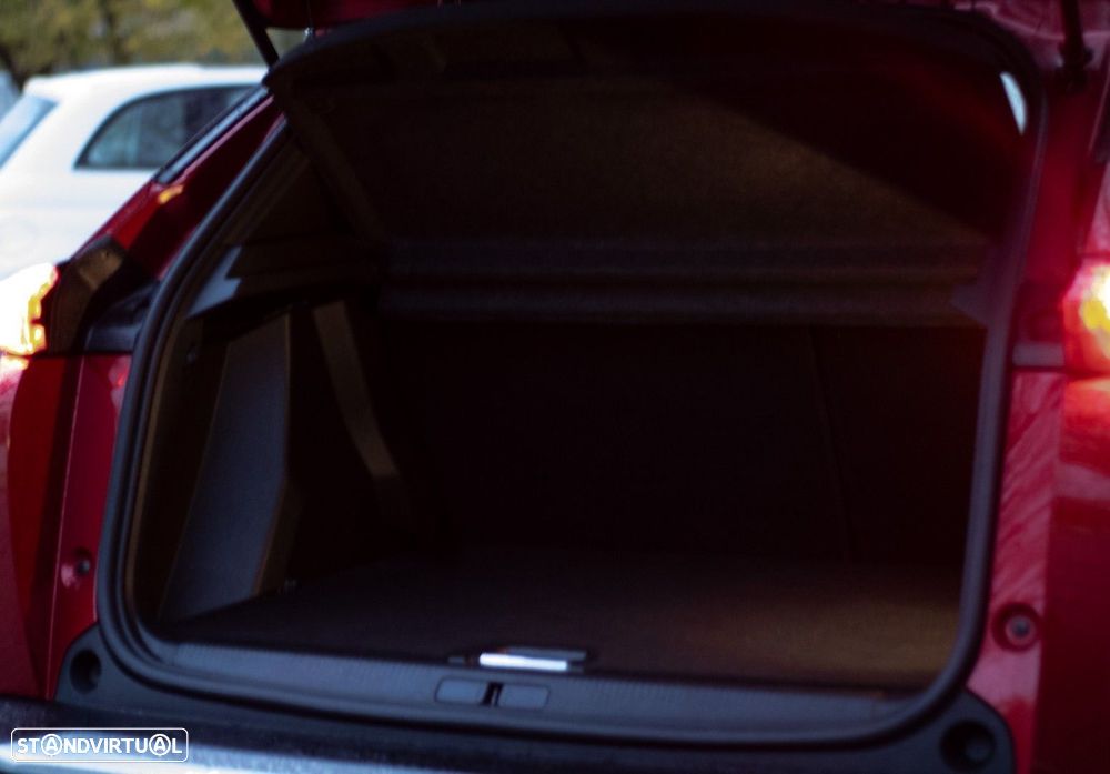 Peugeot e-2008 50 kWh GT - 17