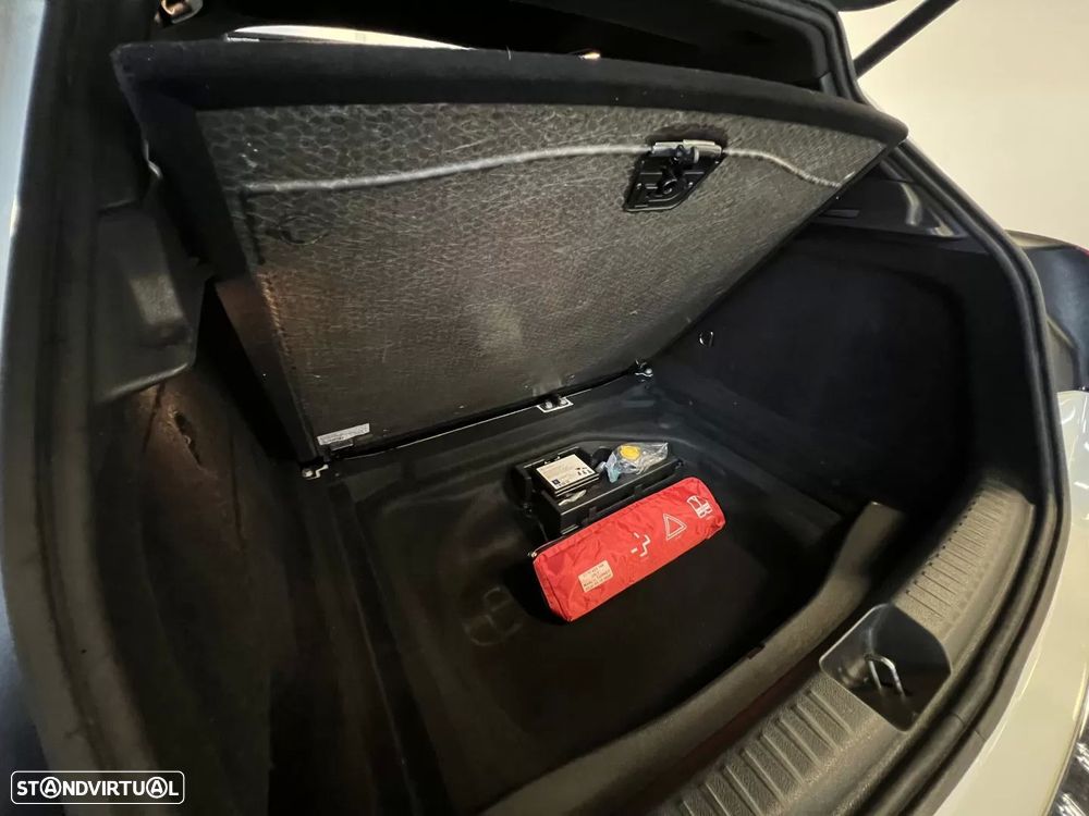 Mercedes-Benz GLA 200 d AMG Line - 42