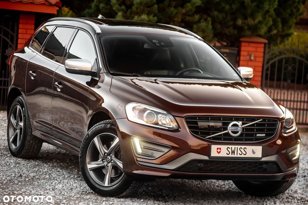 Volvo XC 60 D5 AWD R-Design Momentum - 1