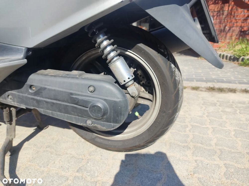 Suzuki Burgman - 11