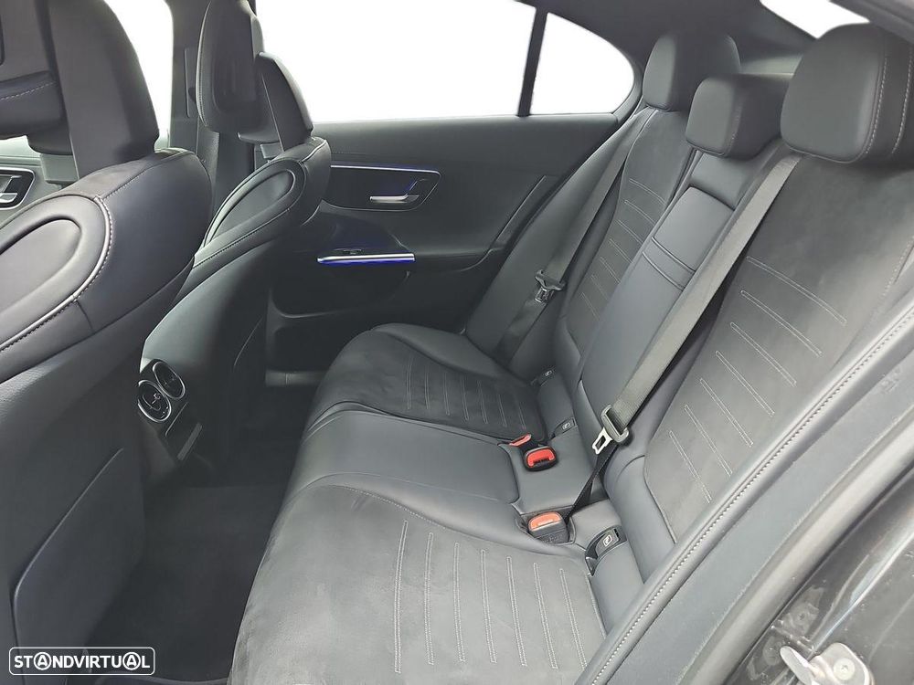 Mercedes-Benz C 300 de AMG Line - 13