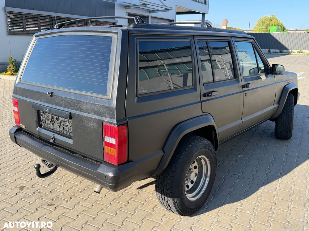 Jeep Grand Cherokee - 8