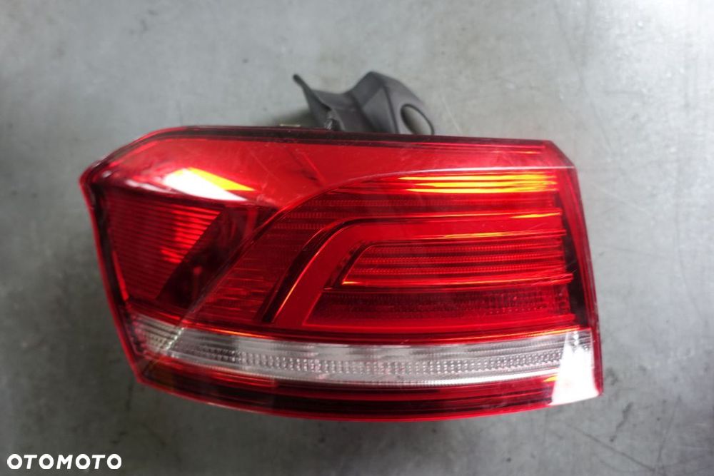 LAMPA LEWY TYŁ PASSAT B8 KOMBI LED - 2