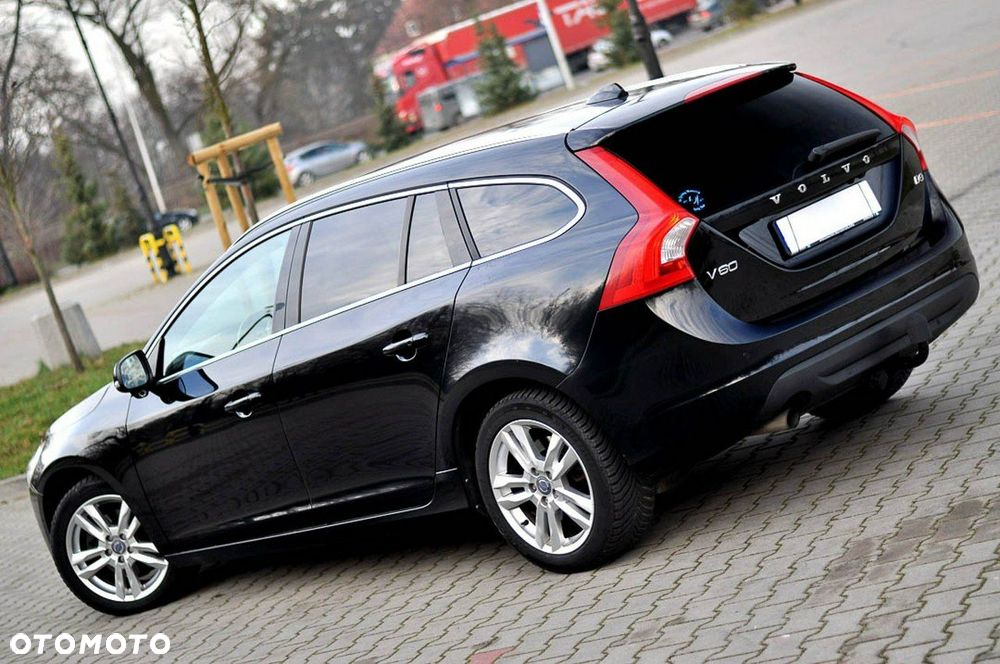 Volvo V60 D3 Momentum - 35