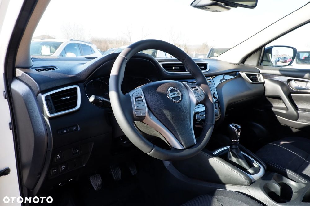 Nissan Qashqai 1.5 dCi N-Connecta - 24