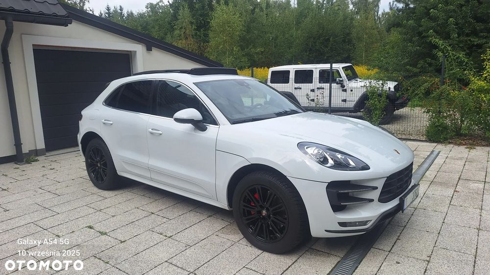 Porsche Macan Turbo - 1