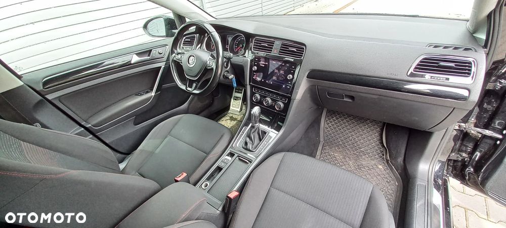 Volkswagen Golf 1.6 TDI DSG Sound - 4