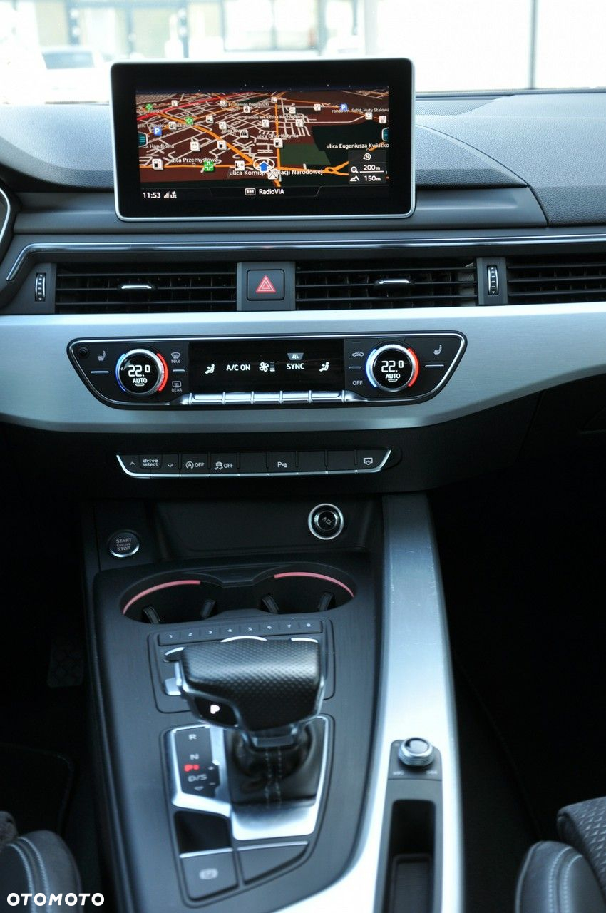Audi A4 2.0 TDI Sport S tronic - 29