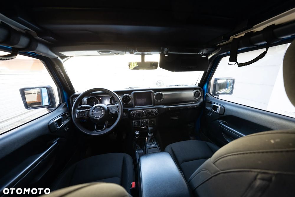 Jeep Wrangler - 13