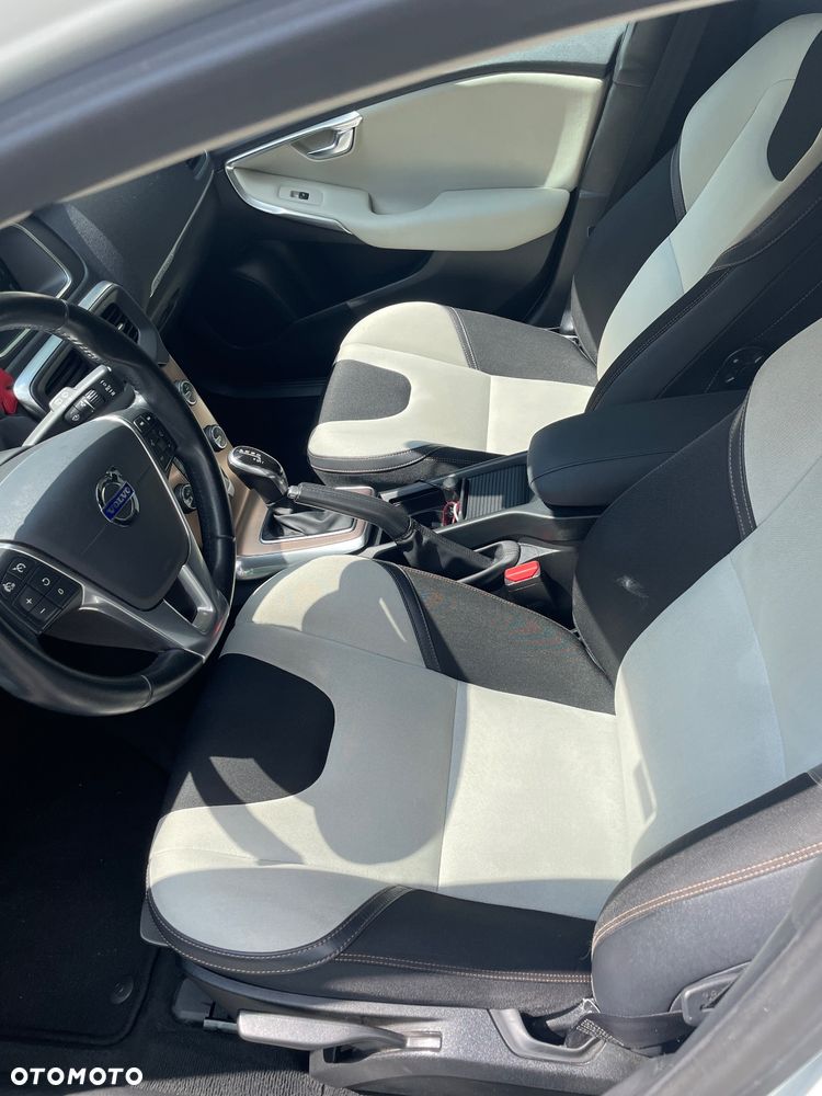 Volvo V40 D3 Geartronic Summum - 11