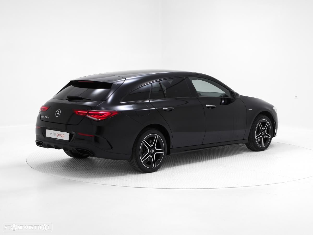 Mercedes-Benz CLA 250 e Shooting Brake 8G-DCT AMG Line - 3
