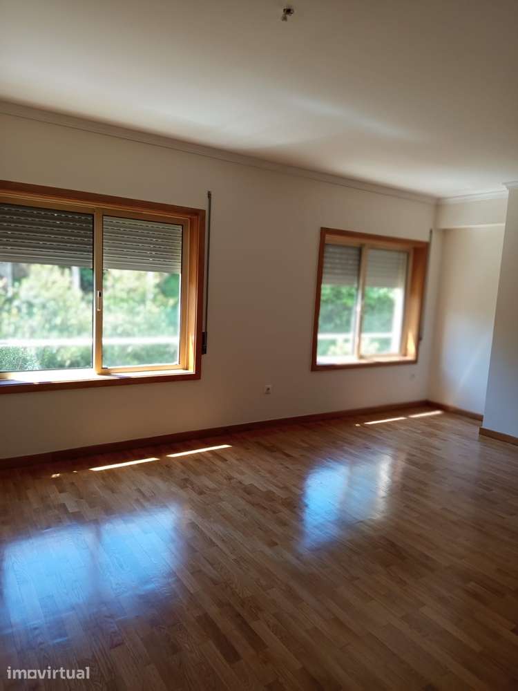 T3+1 Duplex com Terraço e Vista Rio Douro |Oliveira do Douro - Grande imagem: 3/25