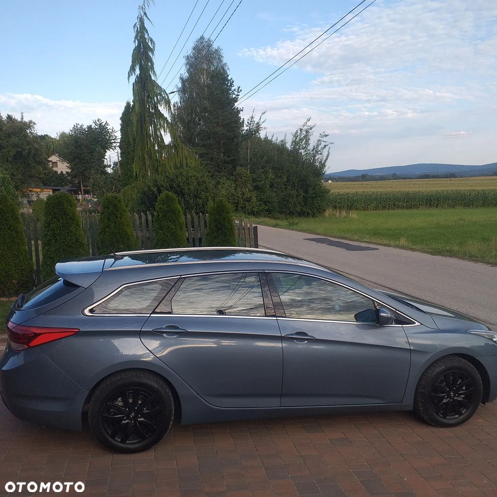 Hyundai i40 Kombi blue 1.6 Trend - 5