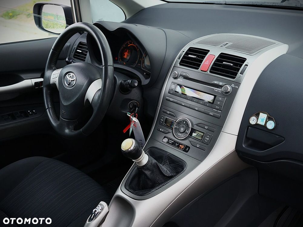 Toyota Auris 1.33 VVT-i Premium - 17