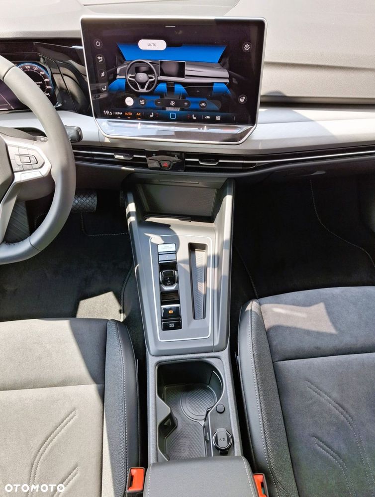 Volkswagen Golf - 23