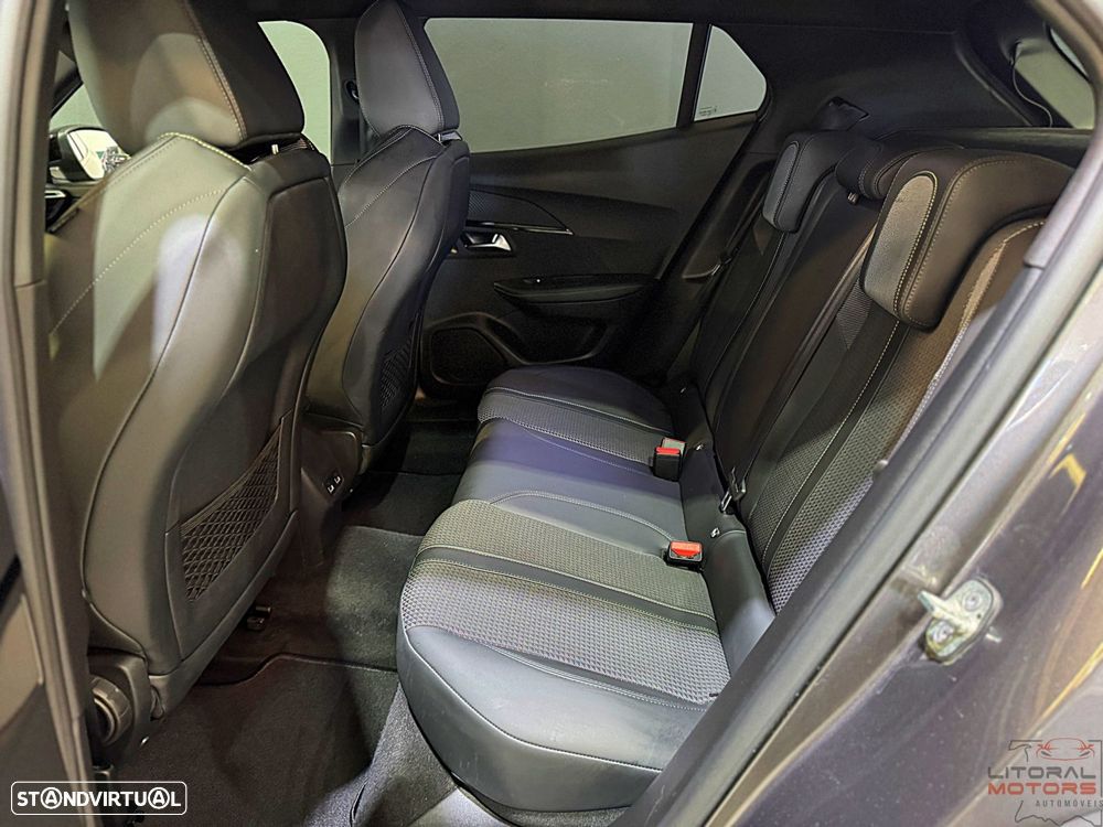 Peugeot 2008 1.2 PureTech GT EAT8 - 17