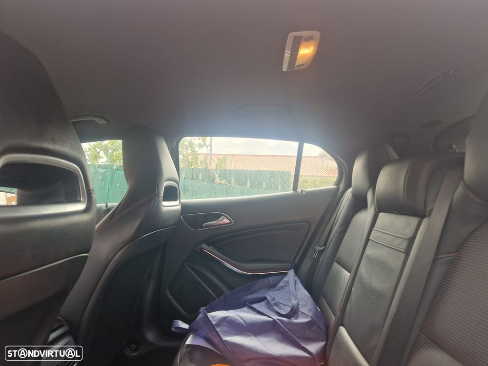 Mercedes-Benz GLA 180 d AMG Line Aut. - 2