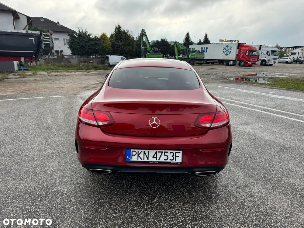 Mercedes-Benz Klasa C 200 4-Matic 9G-TRONIC - 32