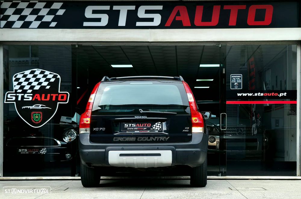 Volvo XC 70 2.4 D5 Nivel 2 - 55