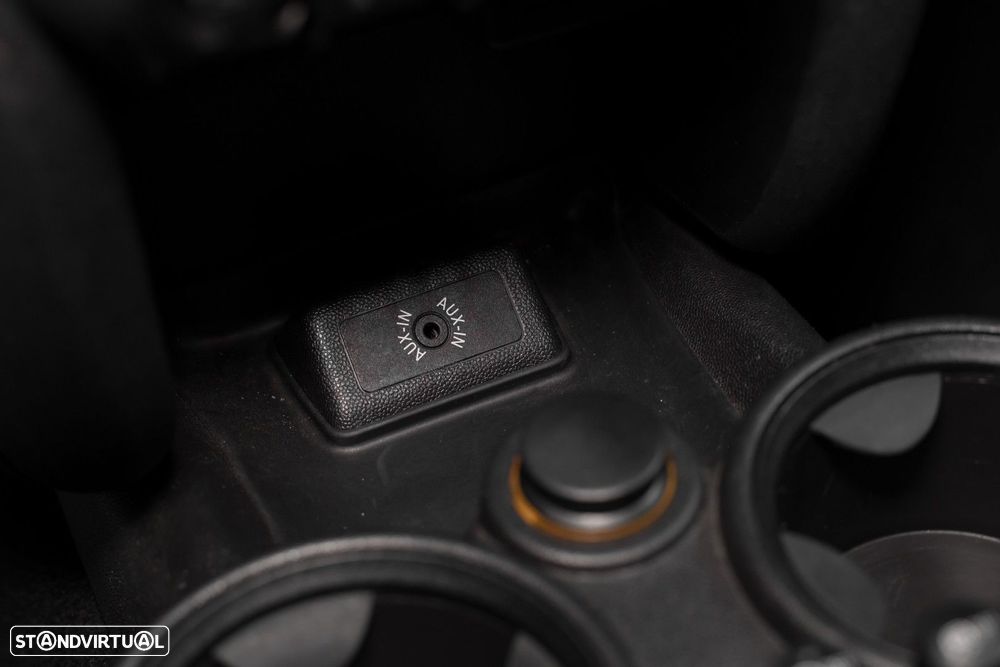 MINI 3 Portas One D - 23