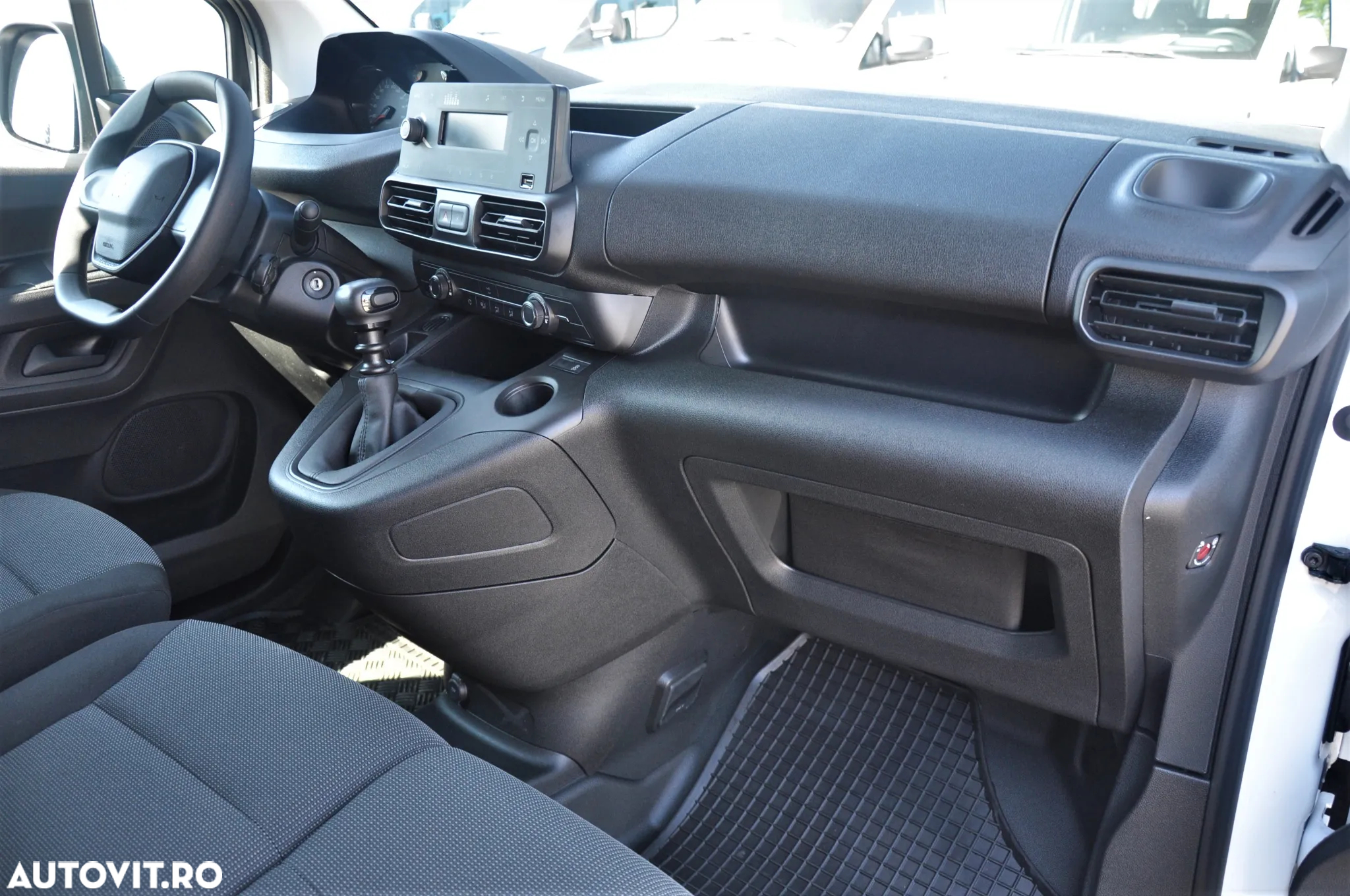 Peugeot Partner 3 Locuri - 14