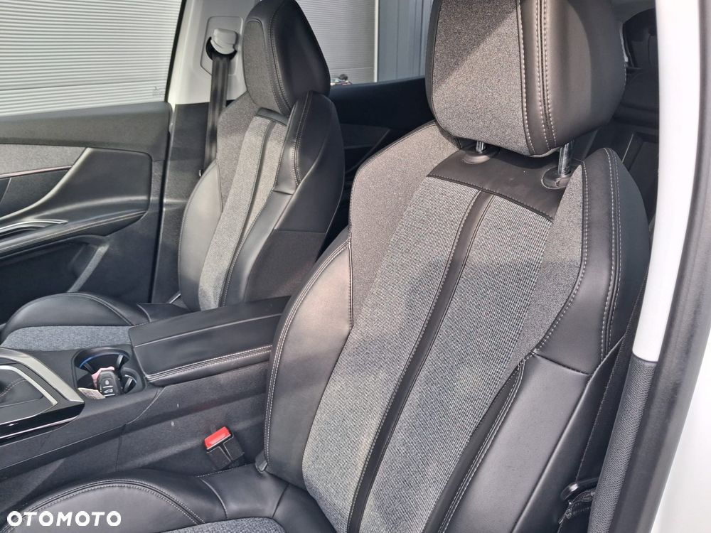 Peugeot 3008 PureTech 130 Stop & Start GPF Allure Business-Paket - 18