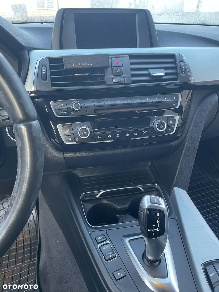 BMW Seria 3 320i xDrive Edition M Sport Shadow - 19