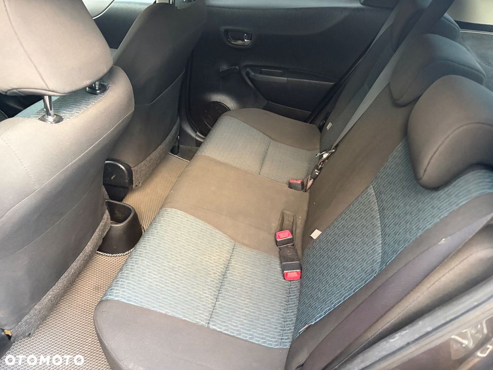 Toyota Yaris 2012 photo 5
